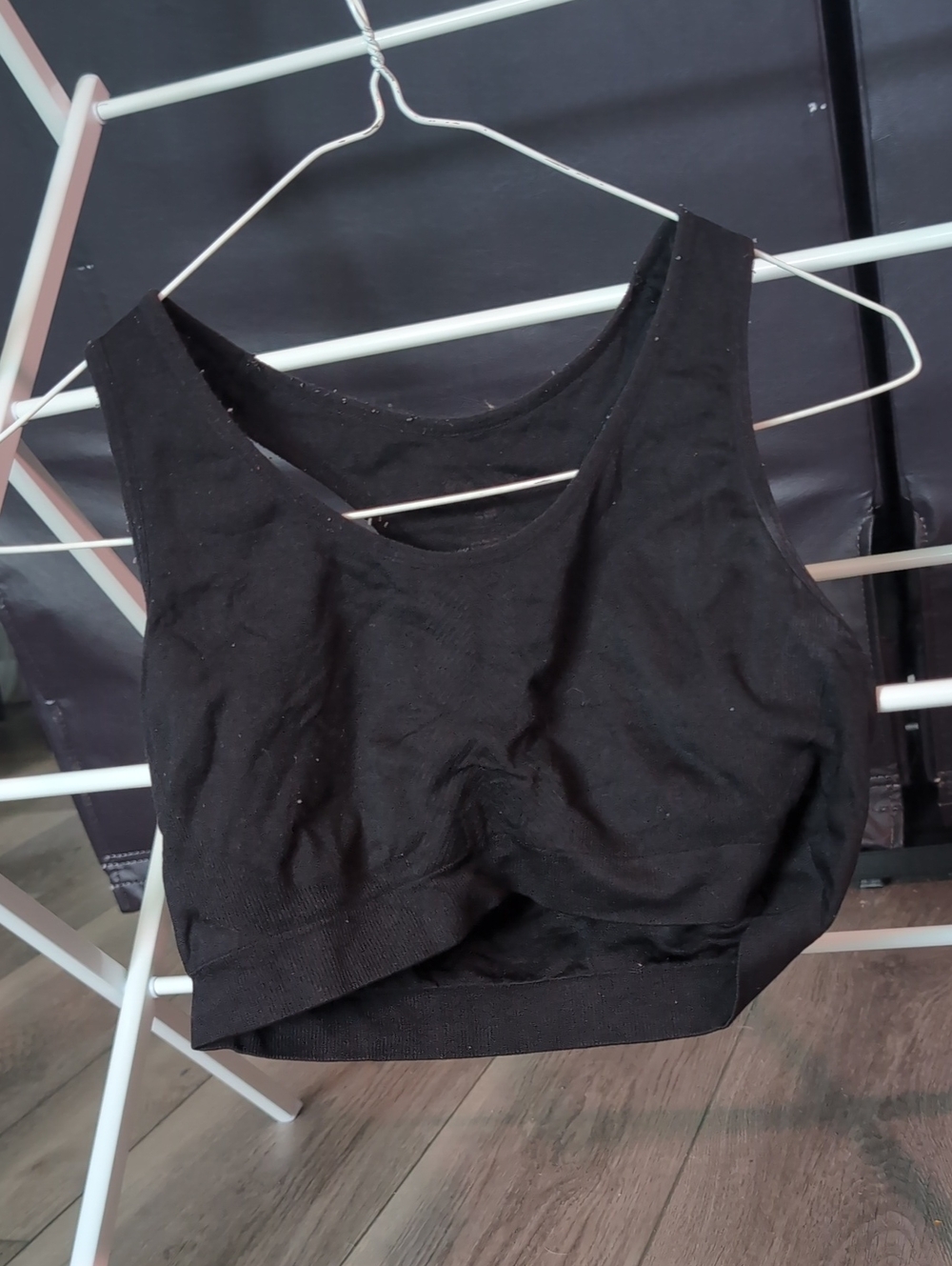 Black Scoop Neck Women’s Sports Bra